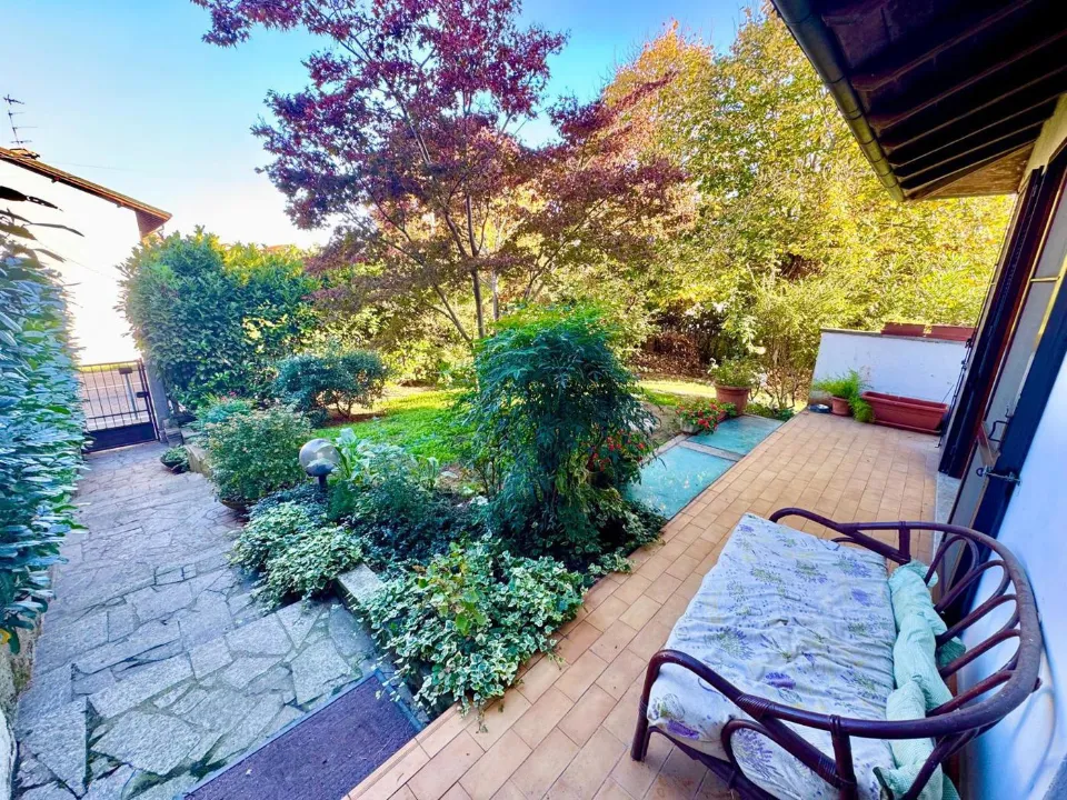 Aed - Three-sided Villa with Garden in Mortara