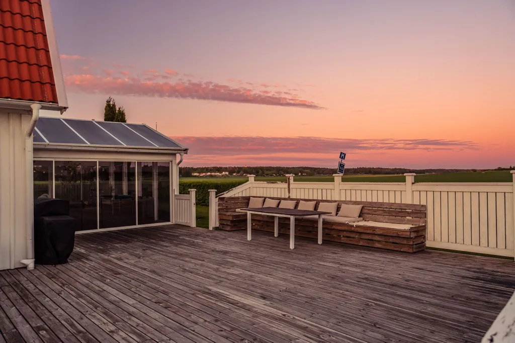 Terrass - Classical Manor-Style Villa with Open Views near Uppsala