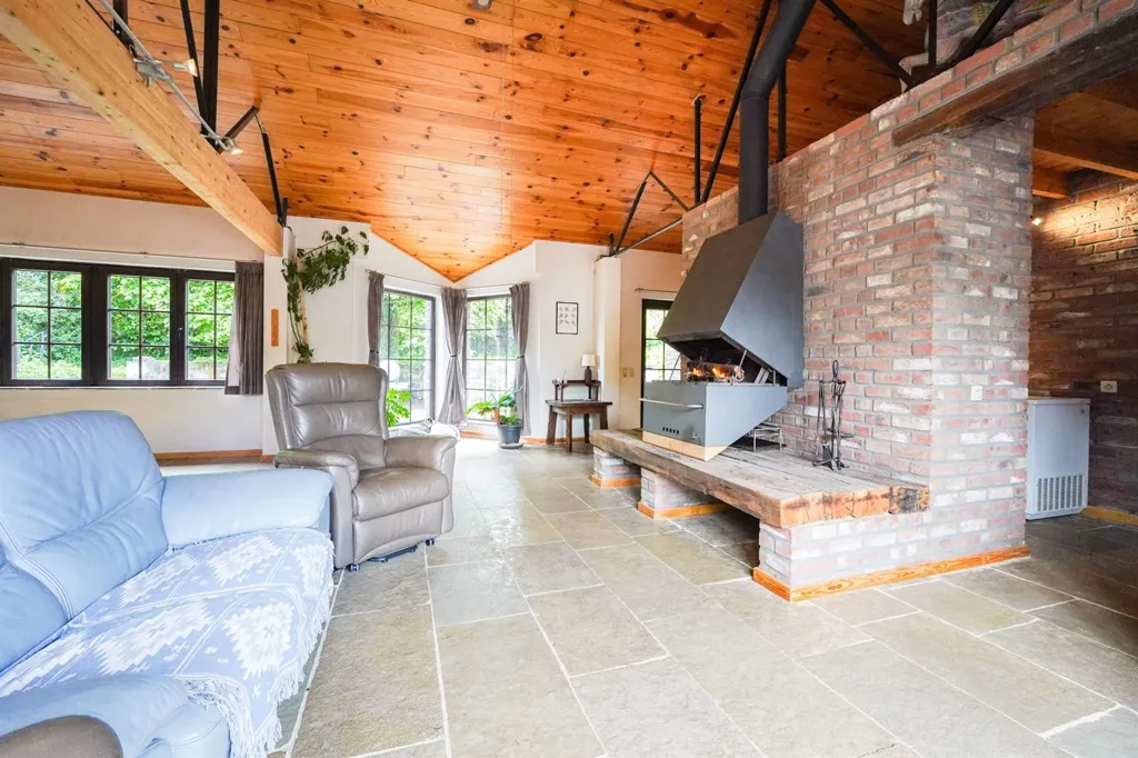 Elutuba - Traditional Farmhouse with Yourte in Wierde