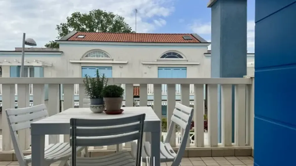 Balcon - Bilocale with Pool in Jesolo Lido