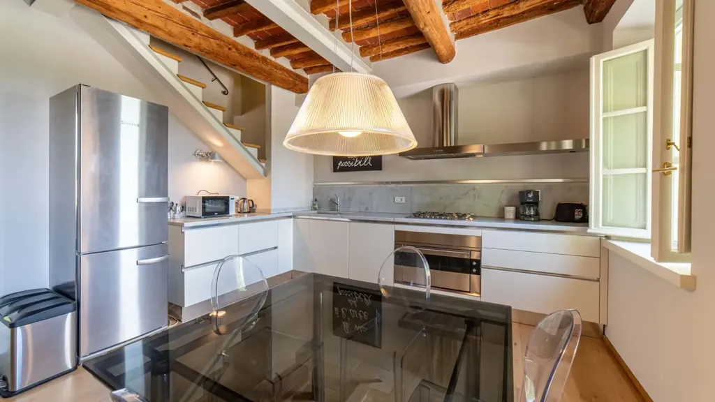 Köök - Apartment with Historic View in Lucca