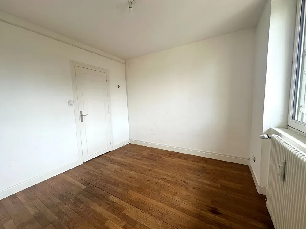 Pièces - Appartement Lumineux avec Double Garage au Centre de Dijon
