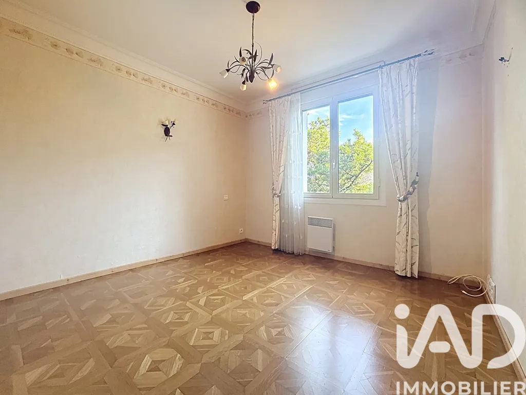 Chambres - Villa avec Vue Montagnes et Terrain Arboré à proximité du Village