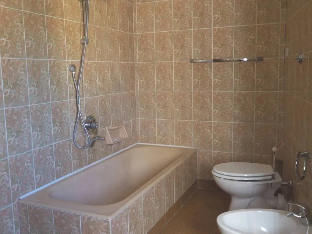 Bathrooms - Luxury Flat with Triple Balcony in Rome
