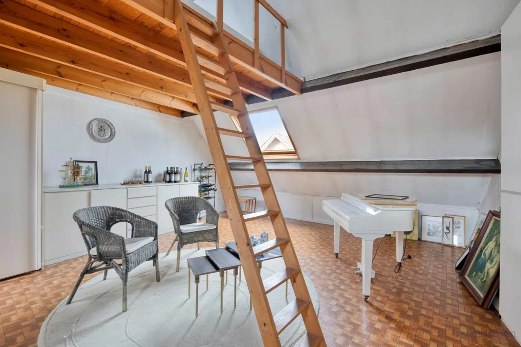 Toad - Terraced House with Office Space in Westerlo Centre