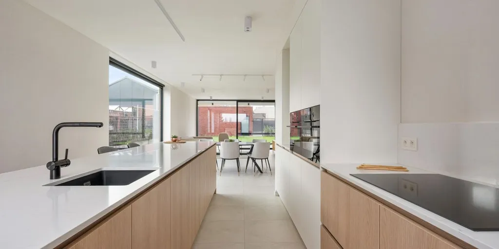 Cuisine - Maison Neuve avec Terrasse et Jardin à Langemark