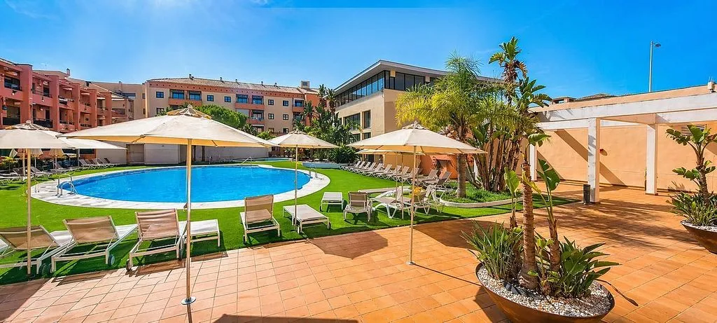 Piscina - 1-Bed Apartment with Pool on Avenida Del Decano