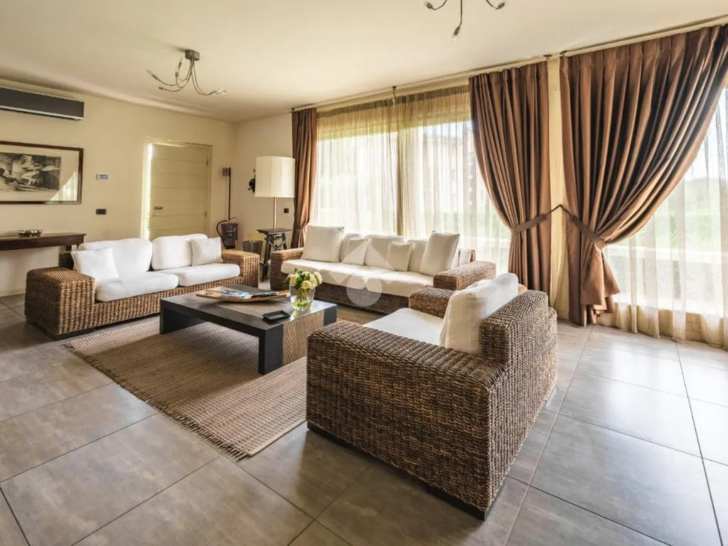 Elutuba - Villa with Pool near Lake Garda
