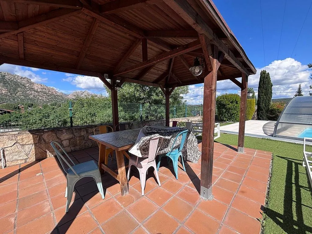 Terrace - Chalet with Pool and Terrace in El Boalo