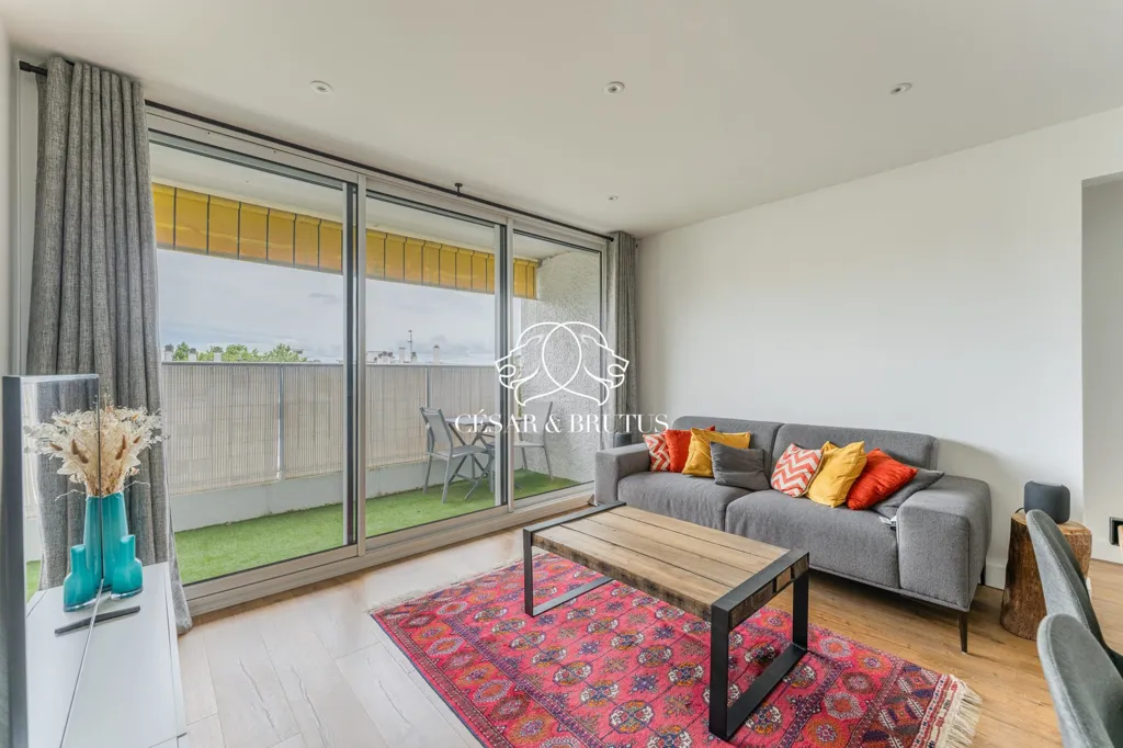 Séjour - Appartement T3 Rénové avec Balcon à Caluire