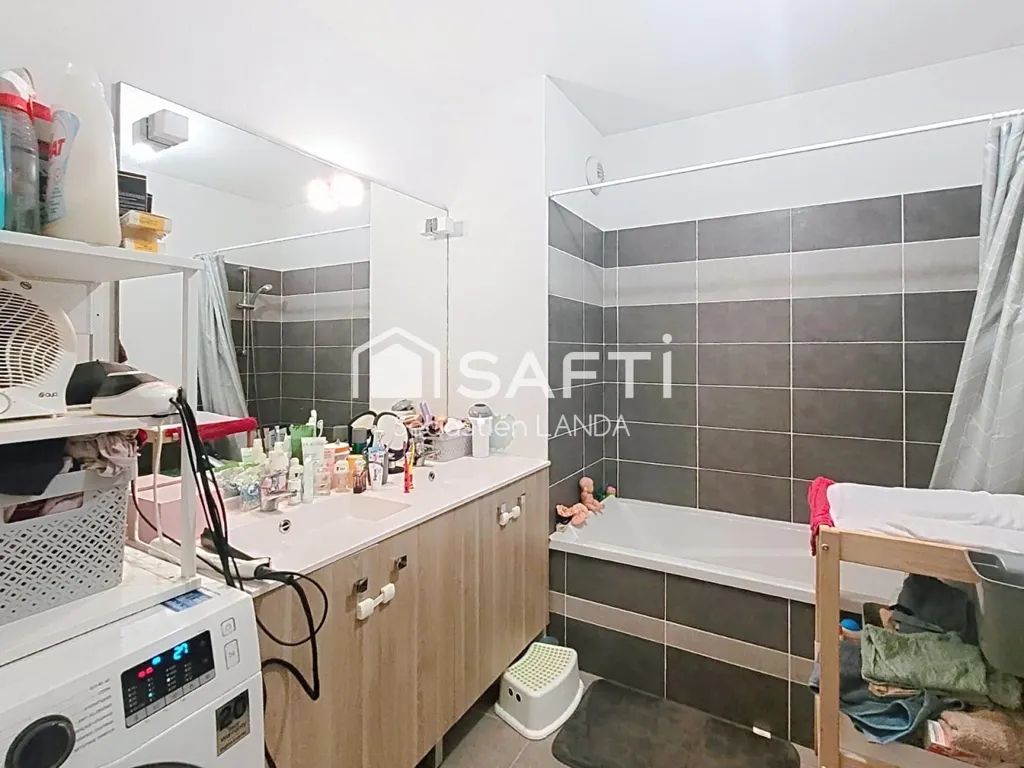 Baños - Bright 3-Piece Apartment with Balcony in Rambouillet