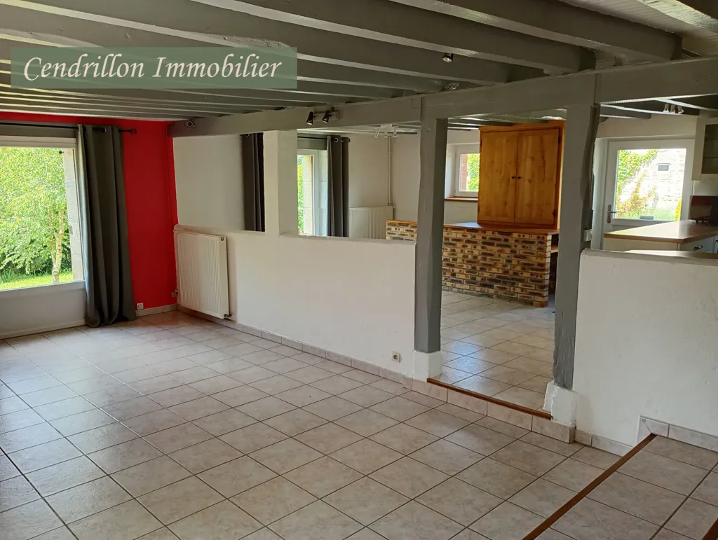 Séjour - Maison en Pierre avec Dépendances et Jardin à Proximité