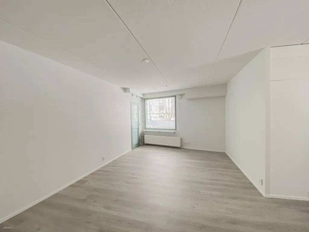 Rooms - Apartment with Balcony in Tikkurila, Vantaa