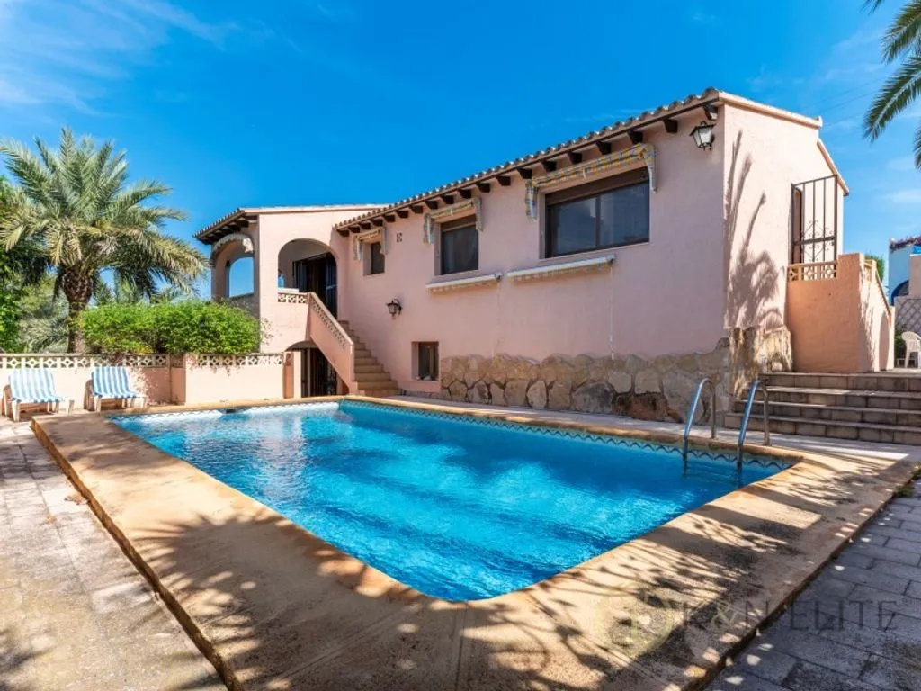 Piscine - Luxury Villa with Pool in Benissa, Valencia