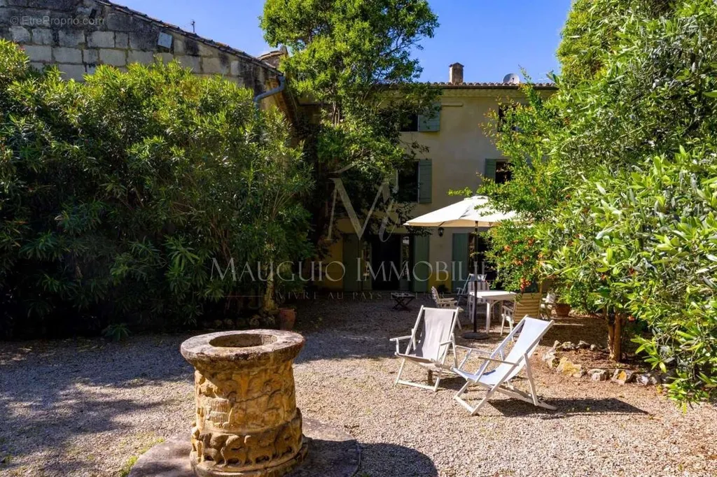 Jardin - Ensemble Immobilier avec Maison de Maître à Lansargues