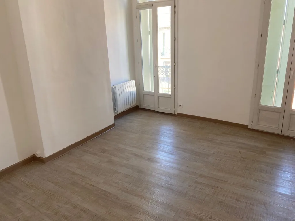 Rooms - Duplex Apartment with Terrace in Toulon Centre