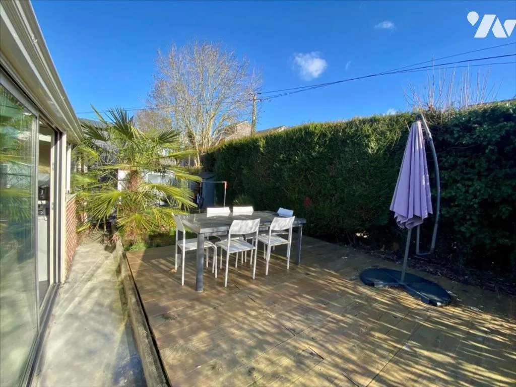 Terrasse - Maison Ancienne Rénovée avec Terrasse à Canteleu