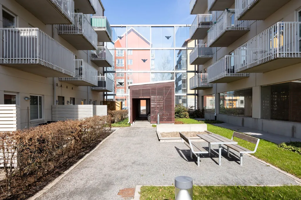 Garden - Modern Flat with Balcony in Uppsala