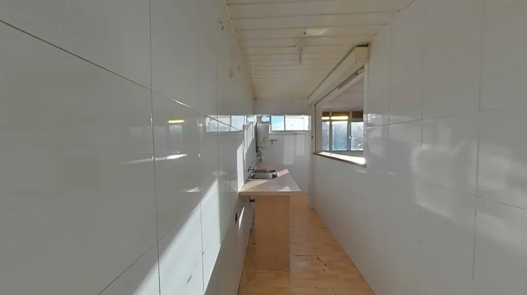 Salles de bain - Flat with Parquet Floors in Badalona