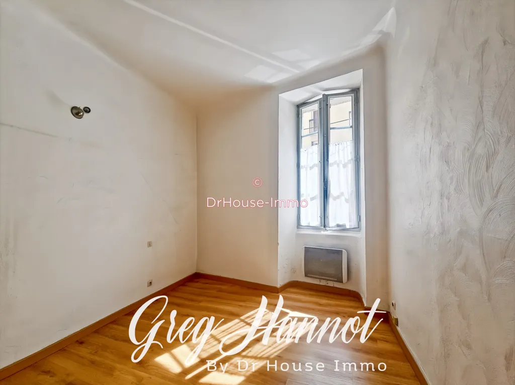 Toad - Secure Apartment with Office Potential in Saint-Pierre