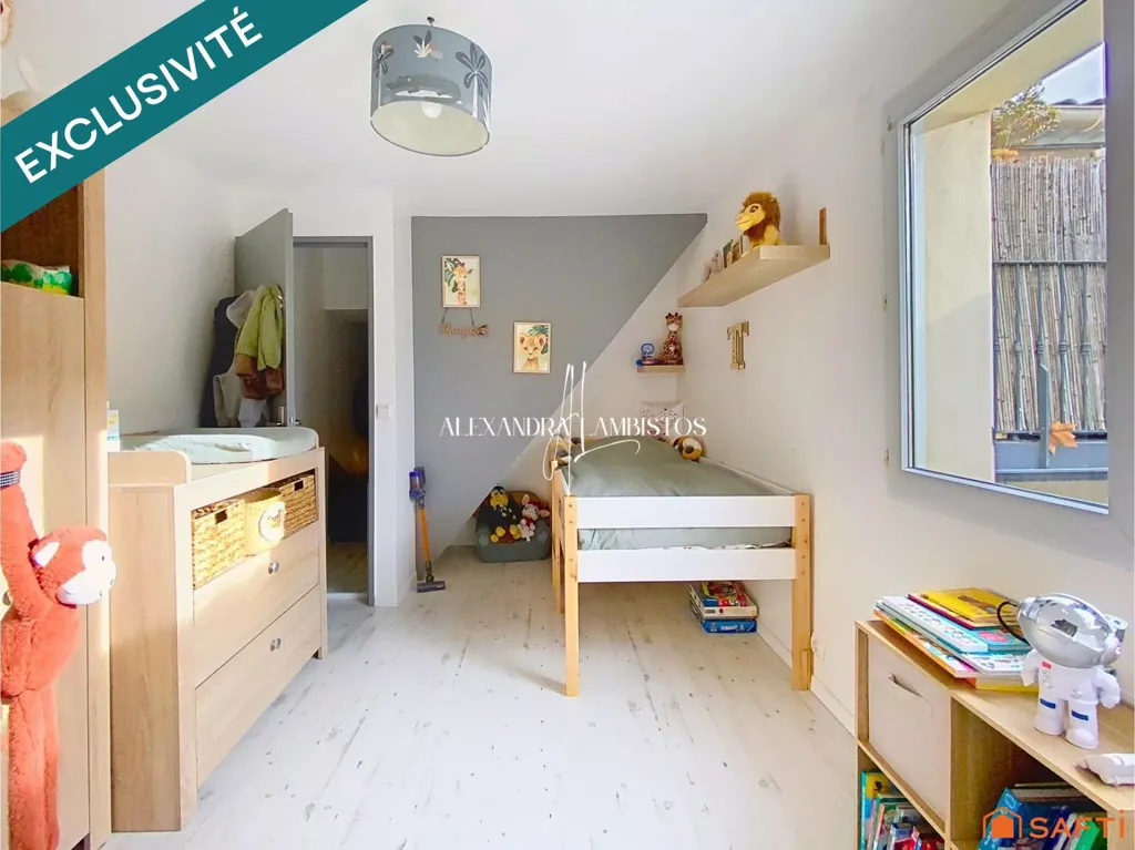 Bedrooms - Characterful Duplex Apartment in Restinclières