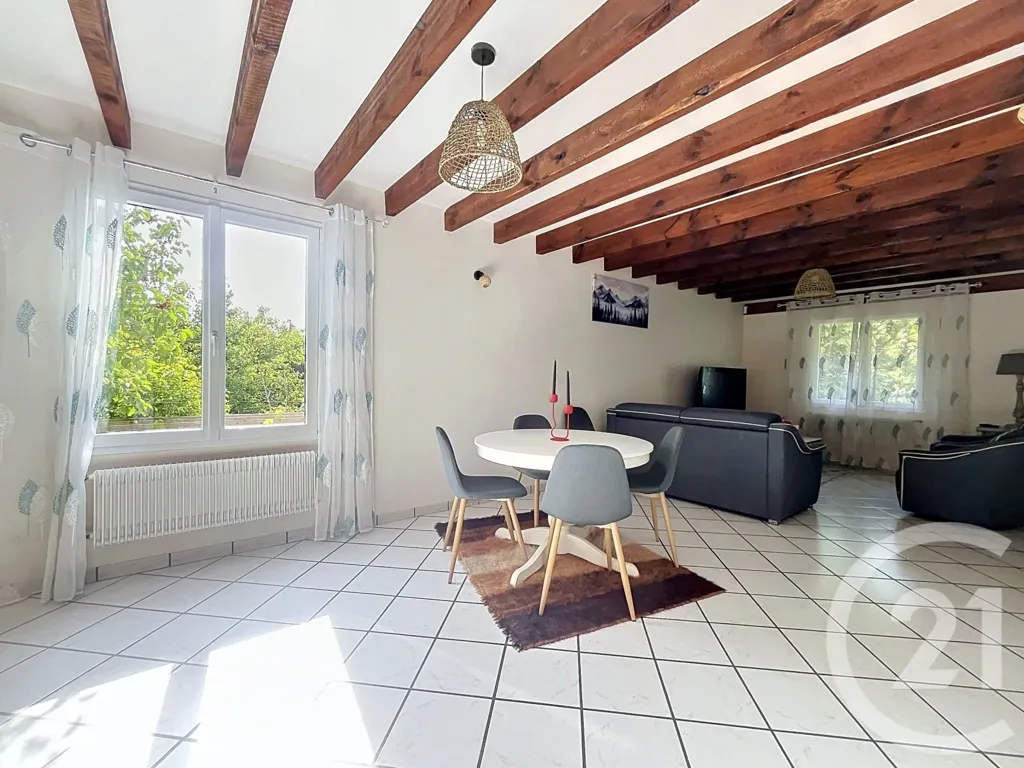 Salle à manger - Maison Charmante avec Jardin à Riom