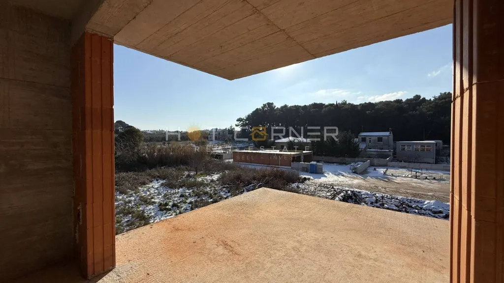Toad - Two-Bedroom Apartment with Terrace in Valmade, Pula