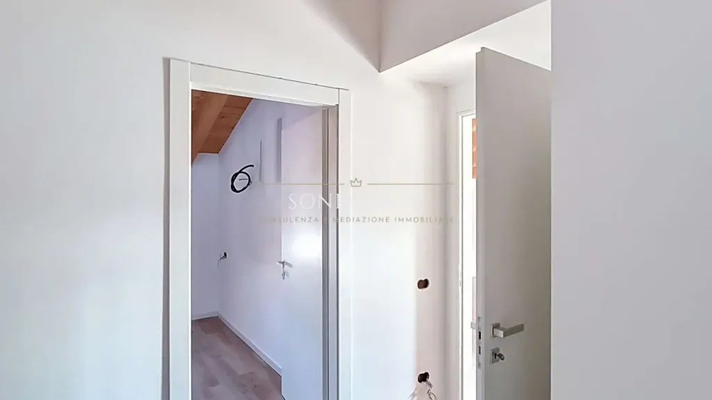 hallway_entrance