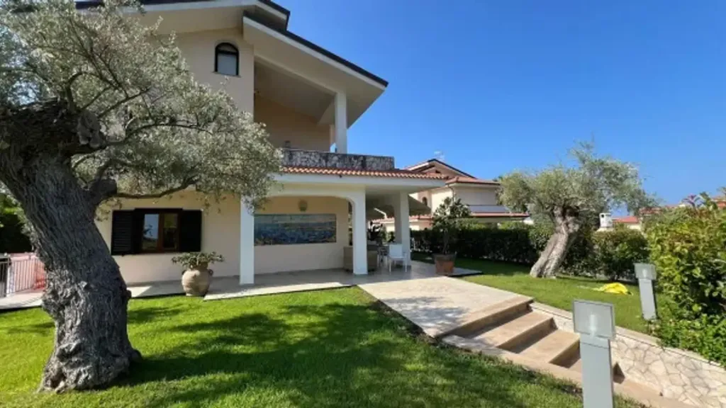 Rustic Villa with Sea View in Diamante