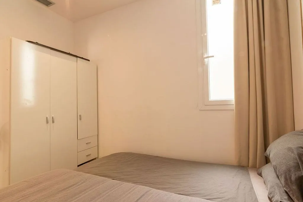 Chambres - Furnished Flat with Balcony in Barcelona