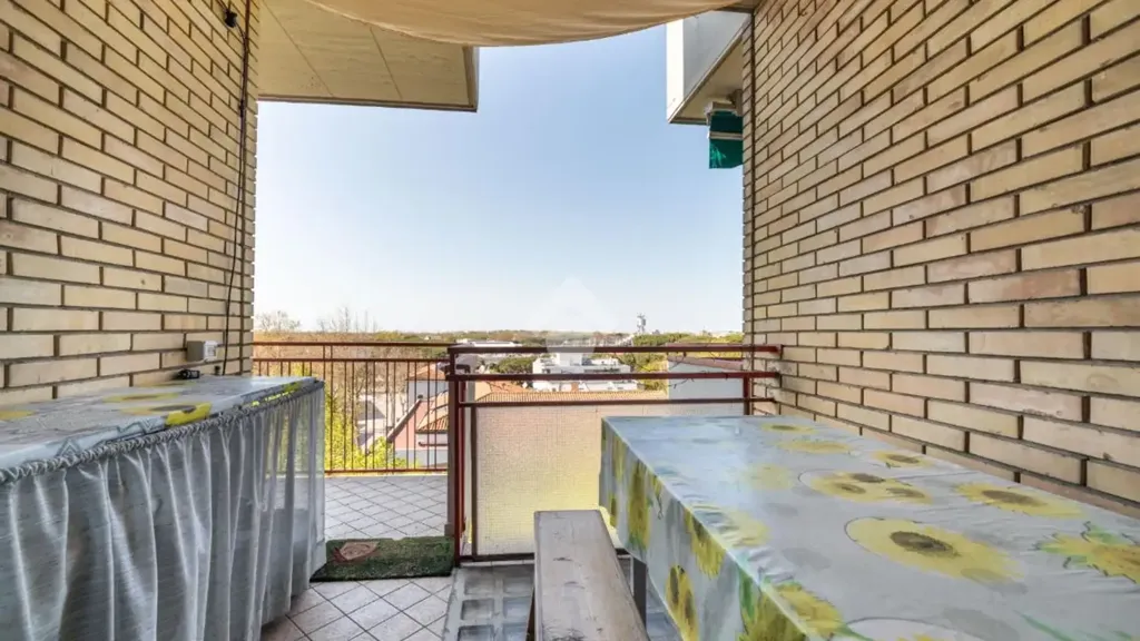 Balcon - 3-Bedroom Apartment with Balcony in Cesenatico