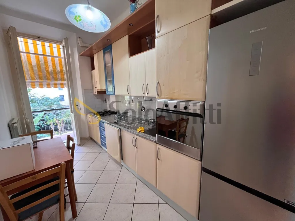 Köök - Studio in Shared Flat with Balcony in Viale Redi