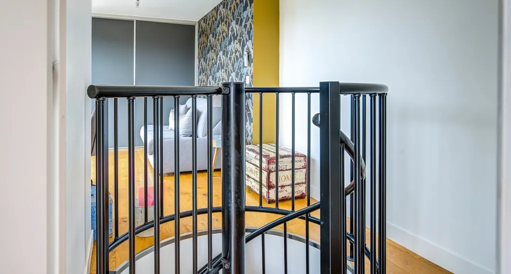 Pièces - Duplex avec Vue Panoramique sur l'Océan à Nice