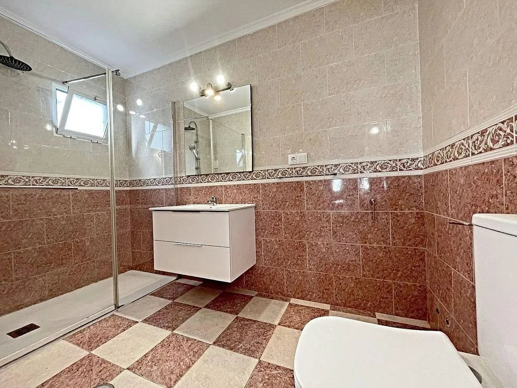 Vannitoad - 1-Bedroom Apartment with Patio in Campanillas