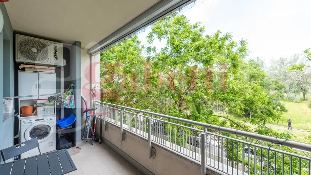 Balcon - Modernised 2-Bedroom Apartment in Milan
