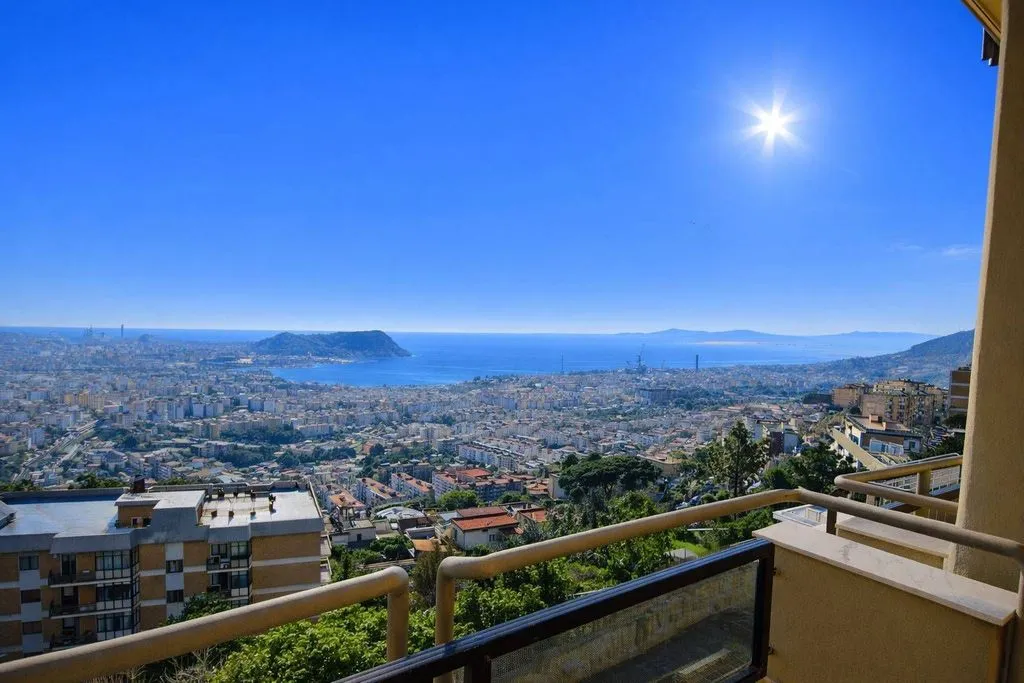 Rõdu - Luxury Flat with Panoramic Views in Posillipo, Naples