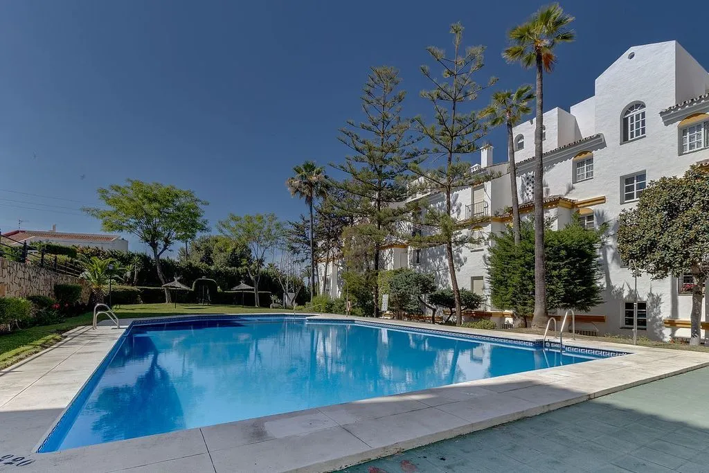 Piscine - T2 Apartment with Pool in Atalaya, Estepona