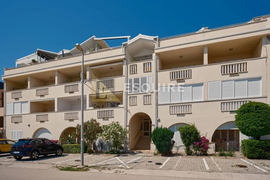 Välivaade - Seafront Apartment with Terrace in Turanj
