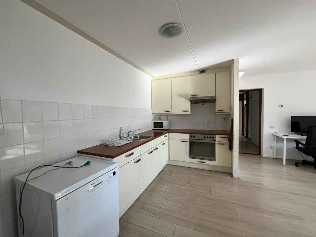 Köök - 3-Bedroom Apartment with Balcony in Rotterdam Centre