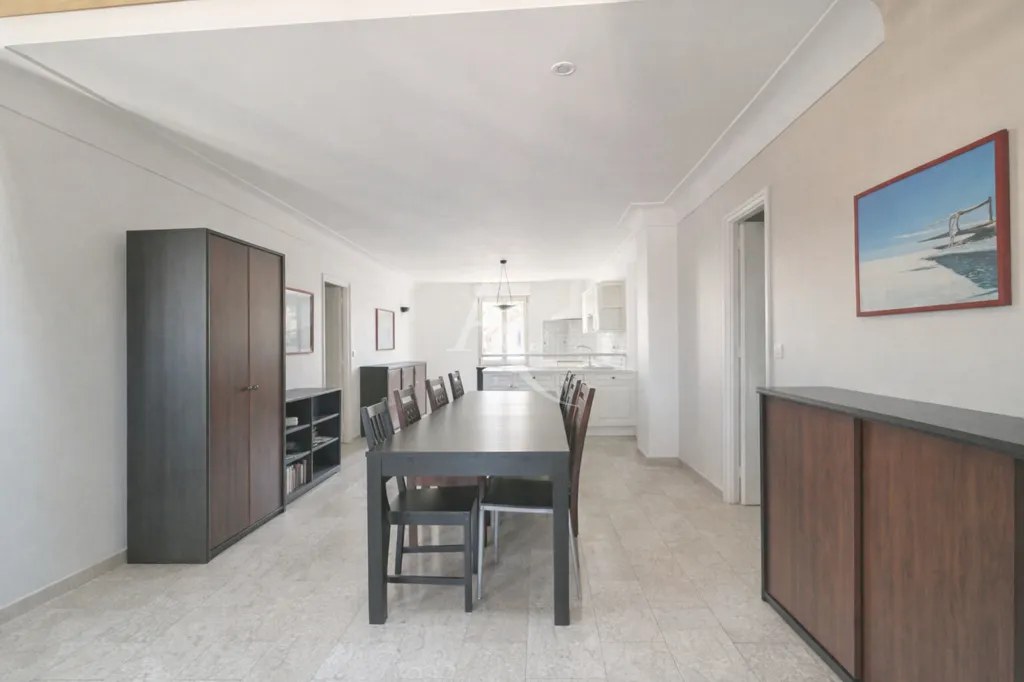 Söögituba - Duplex Flat with Mezzanine in Antony