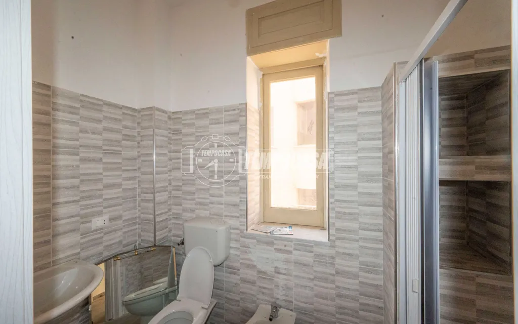 Salles de bain - Trilocale with Balcony in Messina