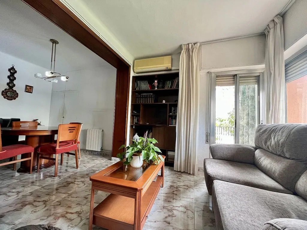 Séjour - Apartment with Balcony in Les Corts