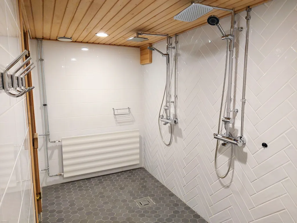 Vannitoad - Spacious Flat with Large Balcony in Tapanila