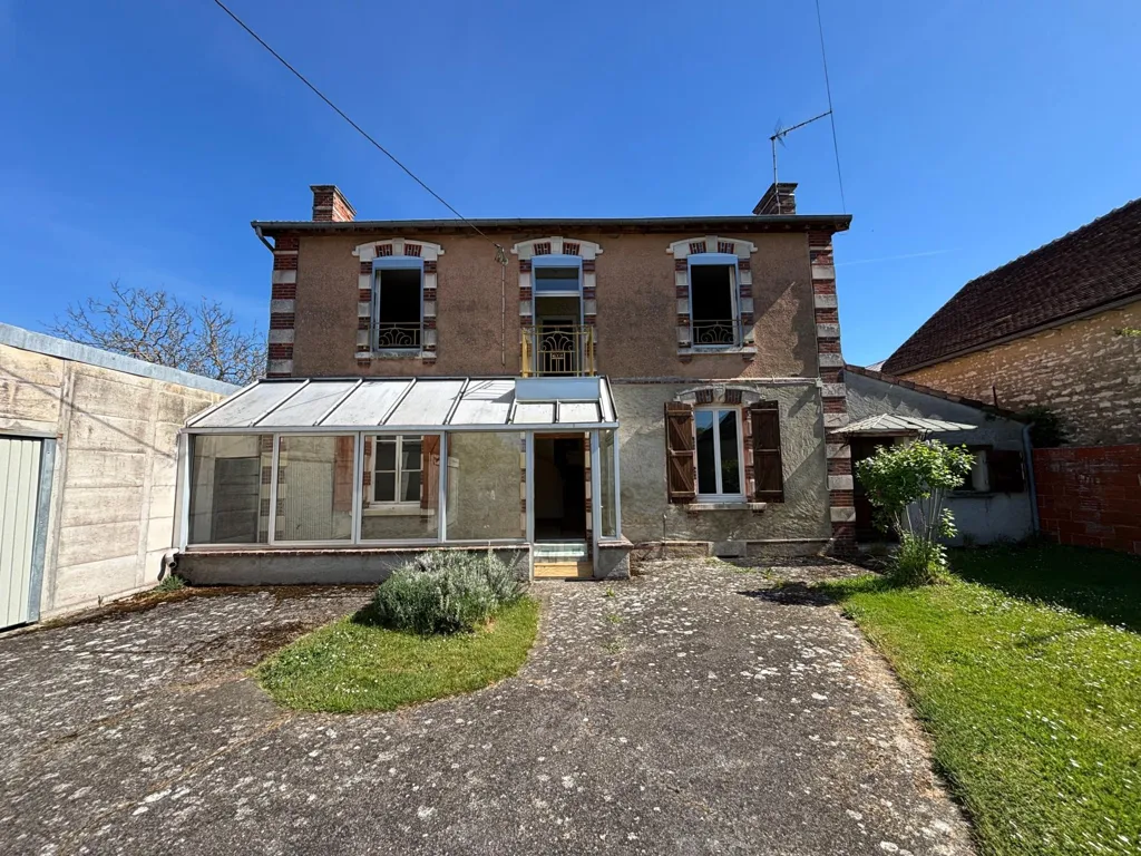 Extérieur - Maison de 6 Pièces avec Jardin à Laduz