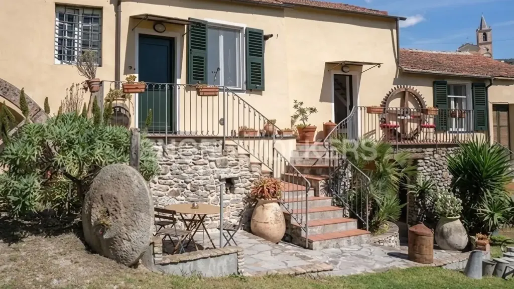 Terrasse - Restored Stone Villa with Terrace in Imperia