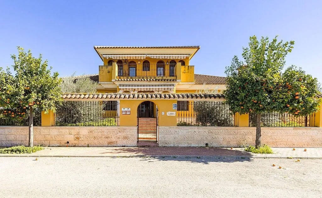 Exterior - Chalet with Andalusian Patio in Barriomar
