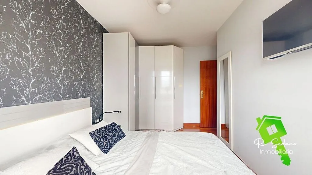 Magamistoad - Apartment with Garden and Garage in San Vicente