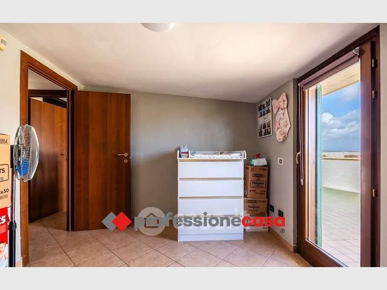 Camere da letto - Casa indipendente con giardino a Pomezia