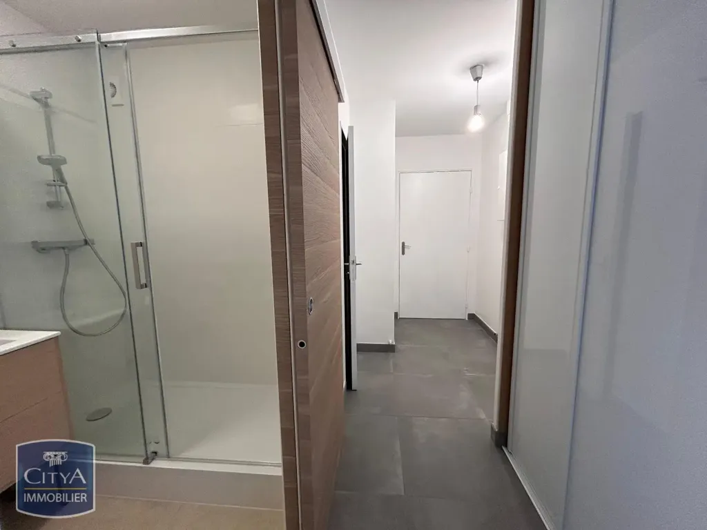 Salles de bain - Appartement Calme à Limoges près du Stade Beaublanc