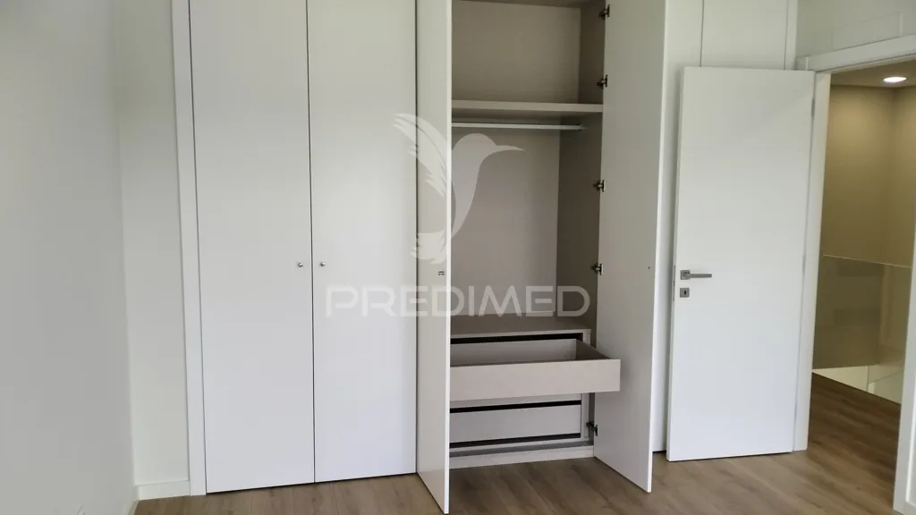 Pièces - Luxury Villa with Shared Pool in Entroncamento